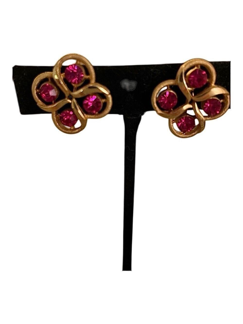 Vintage Trifari Gold-Tone Setting Ruby Rhinestone Clover Design Clip-On Earrings